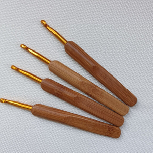 Ergonomic Crochet Hooks Bamboo Grip