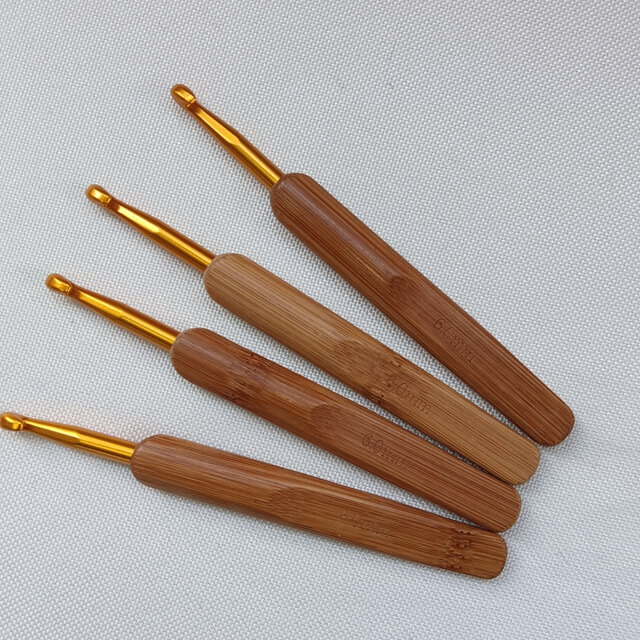 Ergonomic Crochet Hooks Bamboo Grip