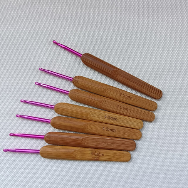 4mm Bamboo Crochet Hook with Locker